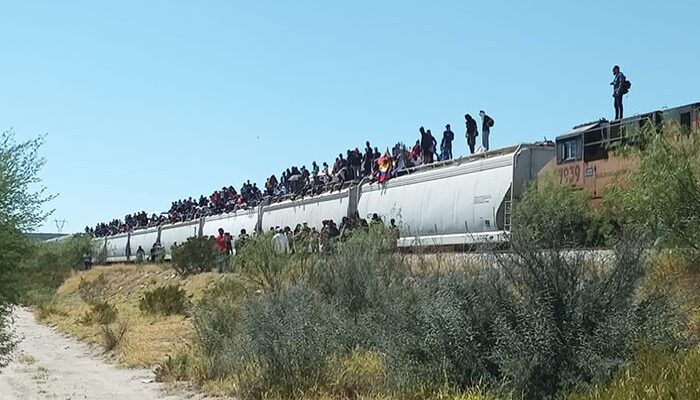 migrantes en tren
